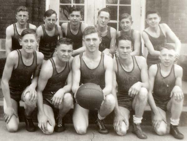 New Albin basketball team, 1946