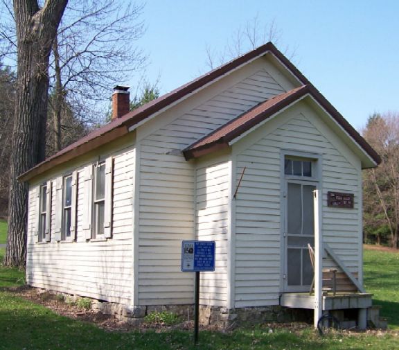 Van Coulee School - photo copyright Errin Wilker, 2007