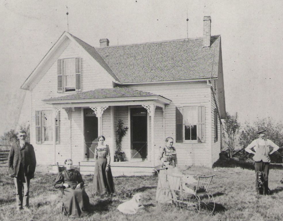 Eli Henshaw, Rebecca Daniels Henshaw (seated), Gusta Henshaw, Nellie (John's 2nd wife) Henshaw, Baby Ralph Henshaw, and Elmer Henshaw. Taken Sat, Oct 13th, 1900.  (submitted by Alice Daniels, NINA2295@aol.com)