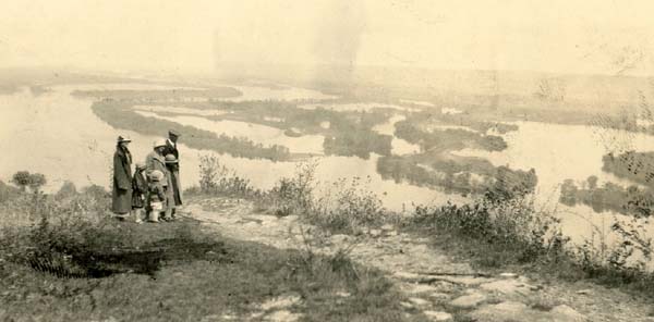 View of the Mississippi river from Pikes Peak, ca1910