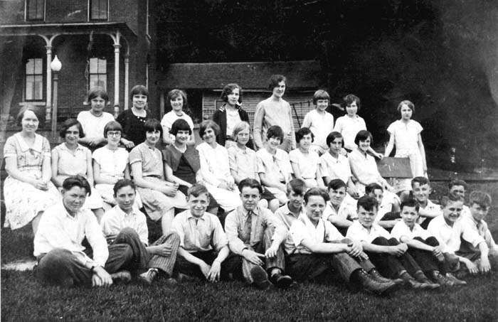 McGregor 8th Grade Class, ca1930